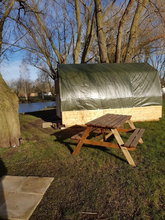 Готель Rum Bridge "Patsy'S" Family Glamping Pod Clare Екстер'єр фото